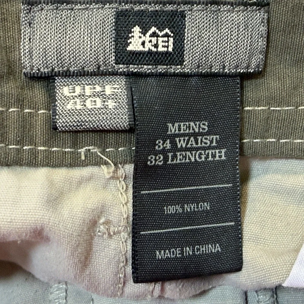 REI Pants Mens Sz 34 x 32 Khaki Chinos Sun Protection Straight Leg Nylon Pockets